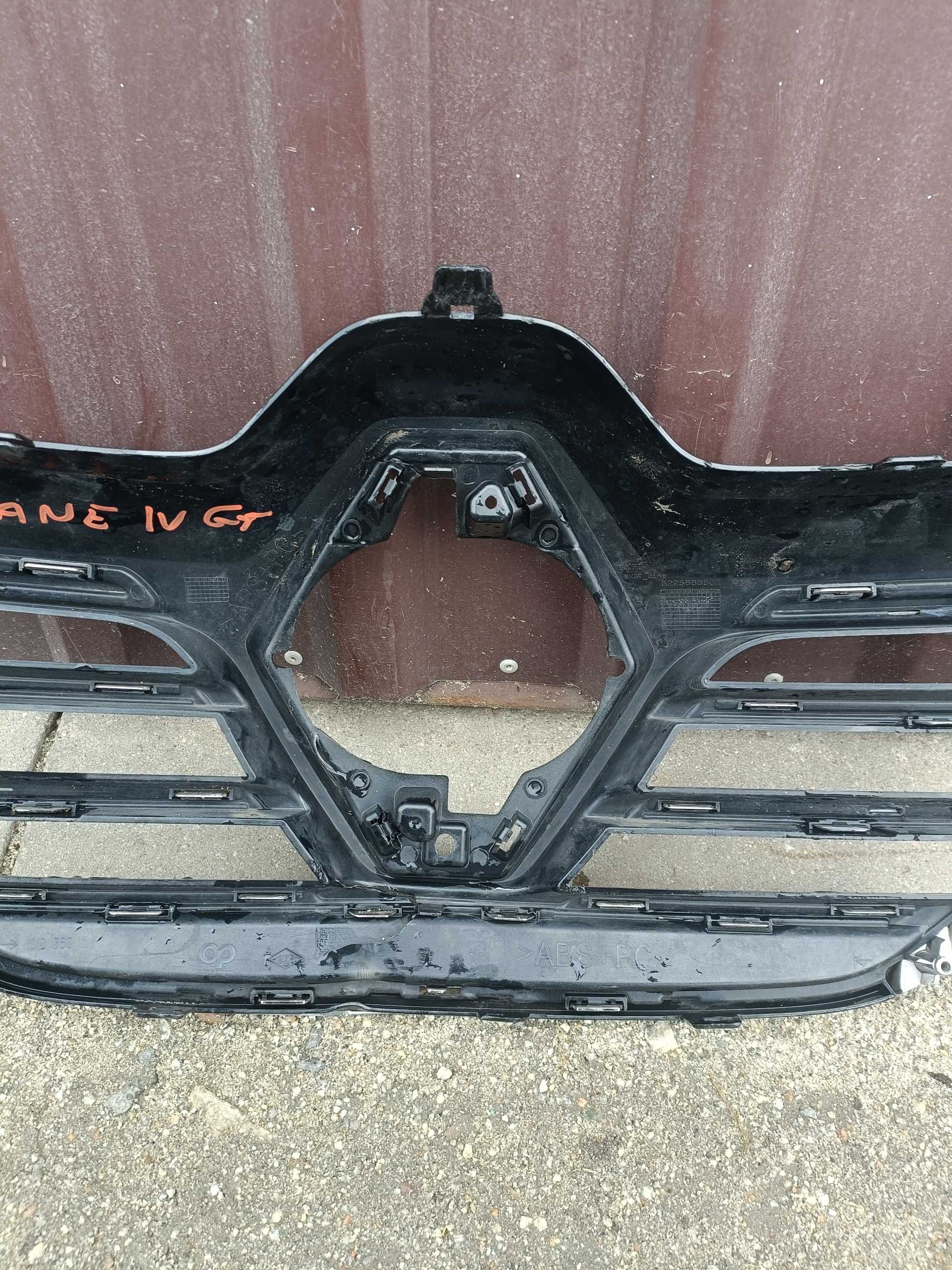 Renault Megane IV grill atrapa