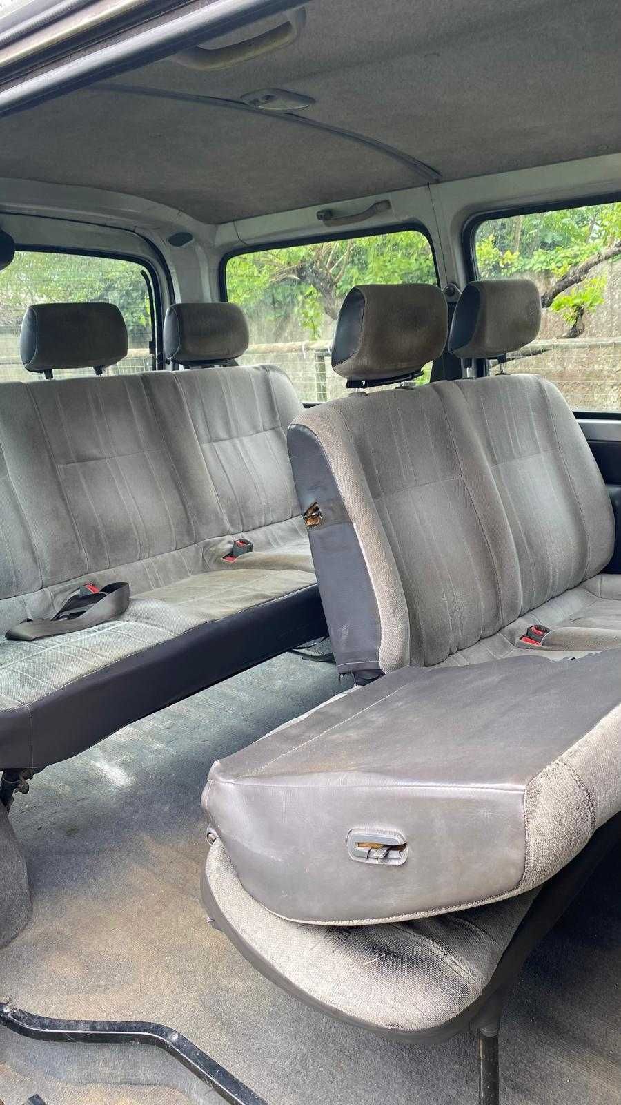 Toyota HiAce 2.4 Diesel 9 Lugares