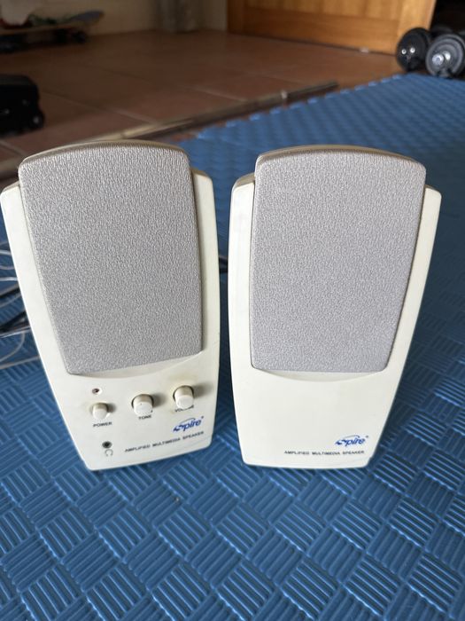 Colunas para PC em bom estado.