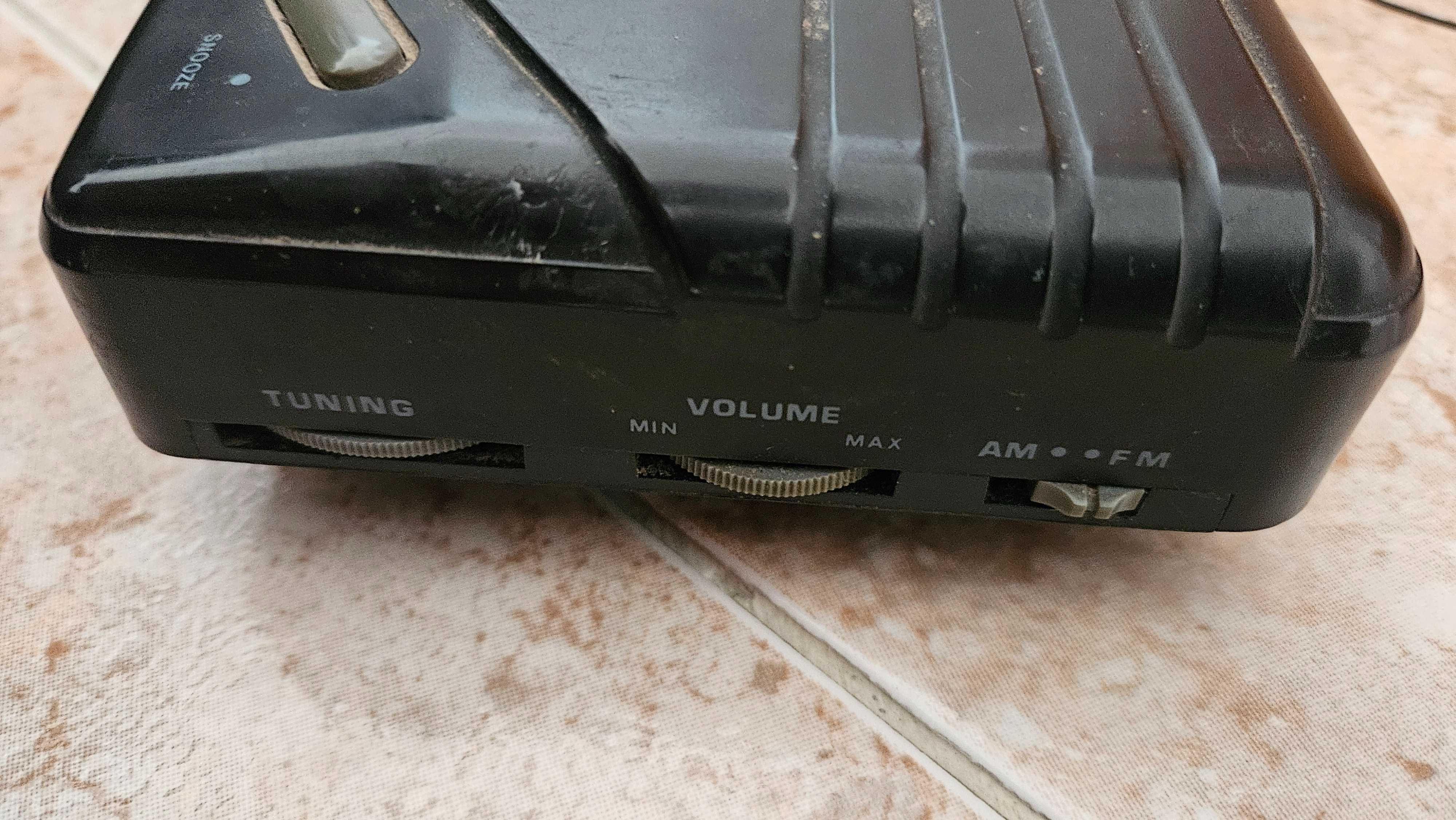 Rádio portátil com alarme