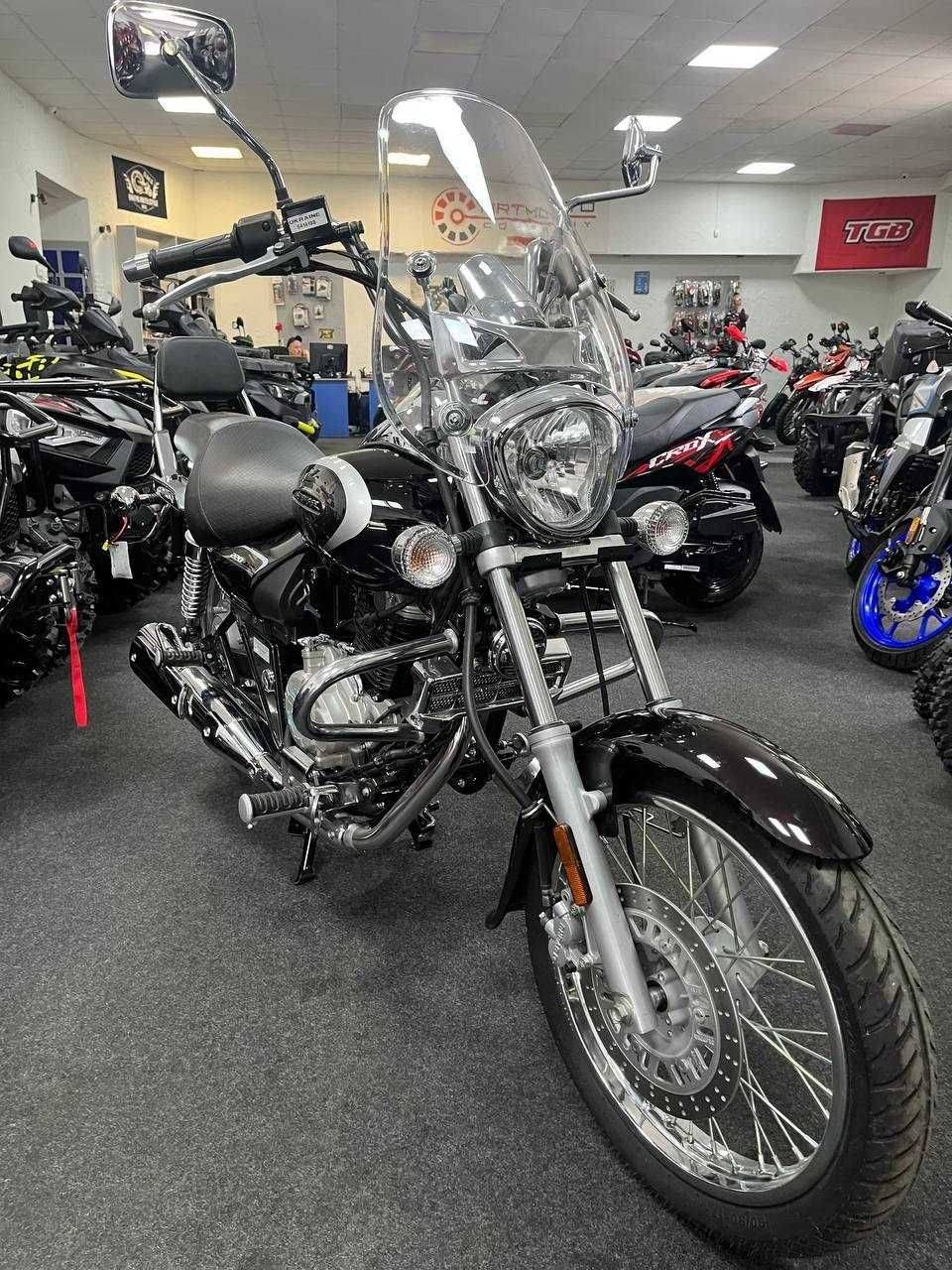 Купити мотоцикл BAJAJ AVENGER CRUISE 220