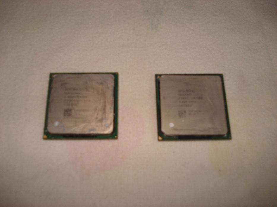 2 Processadores Intel - Celeron e Pentium 4