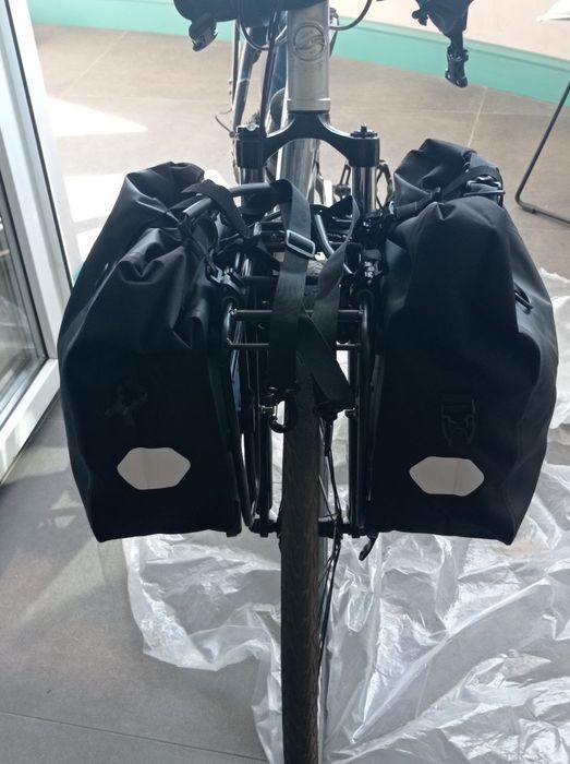 Боковые сумки на  багажник велосипеда