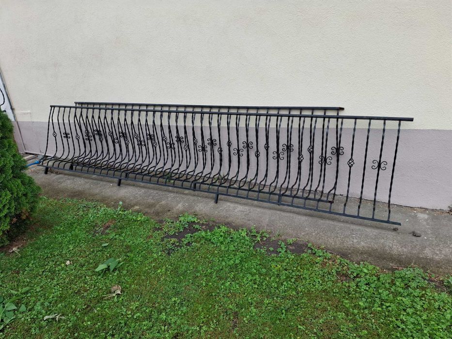 Balustrady metalowe - komplet 2 sztuki, solidne, gotowe do montażu.