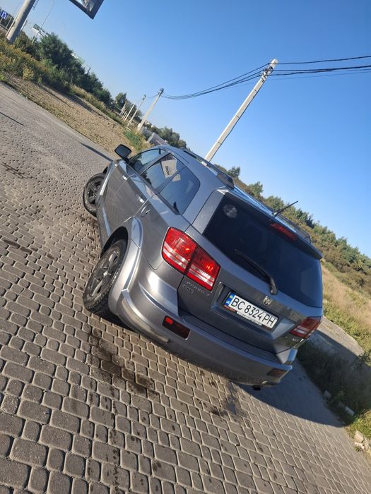 Продам або обміняю Dodge Jorney