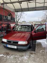 Opel Vectra a 1.6 Gaz/Benz вписаний1992 год переоформлюється