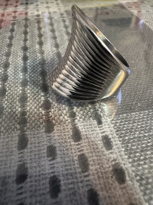 Pierscionek ze stali nierdzewnej