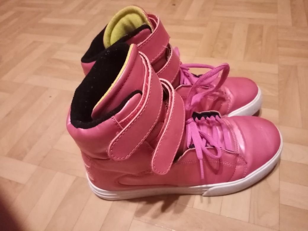 Buty firmy SUPRA  rozowe rozm 39