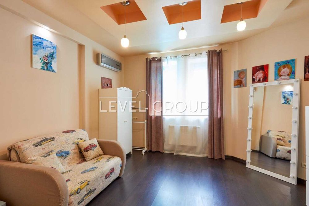 Простора трикімнатна квартира з ремонтом Голосіїво Голосіївський парк