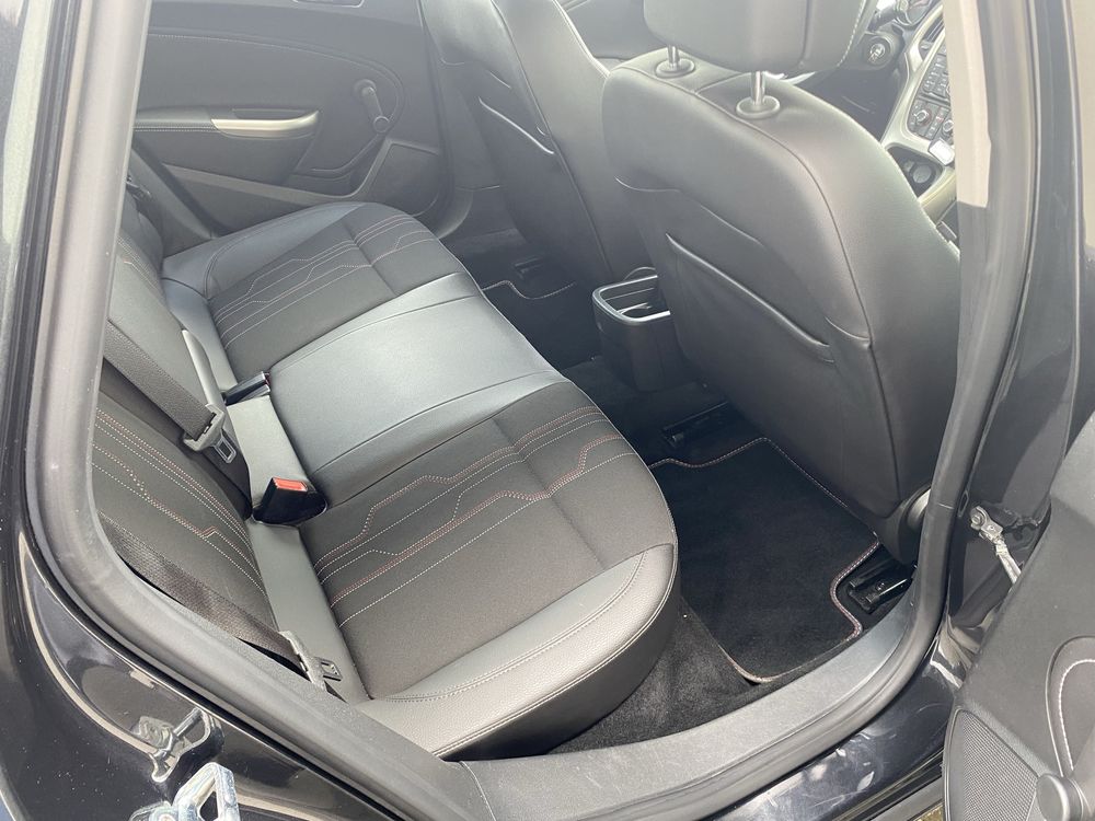 Zadbany Opel Astra 1.6 115km GAZ 2012 rok niski przebieg fajny stan