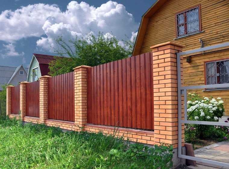 Профнастил, профлист, бюджетные варианты, временное ограждение