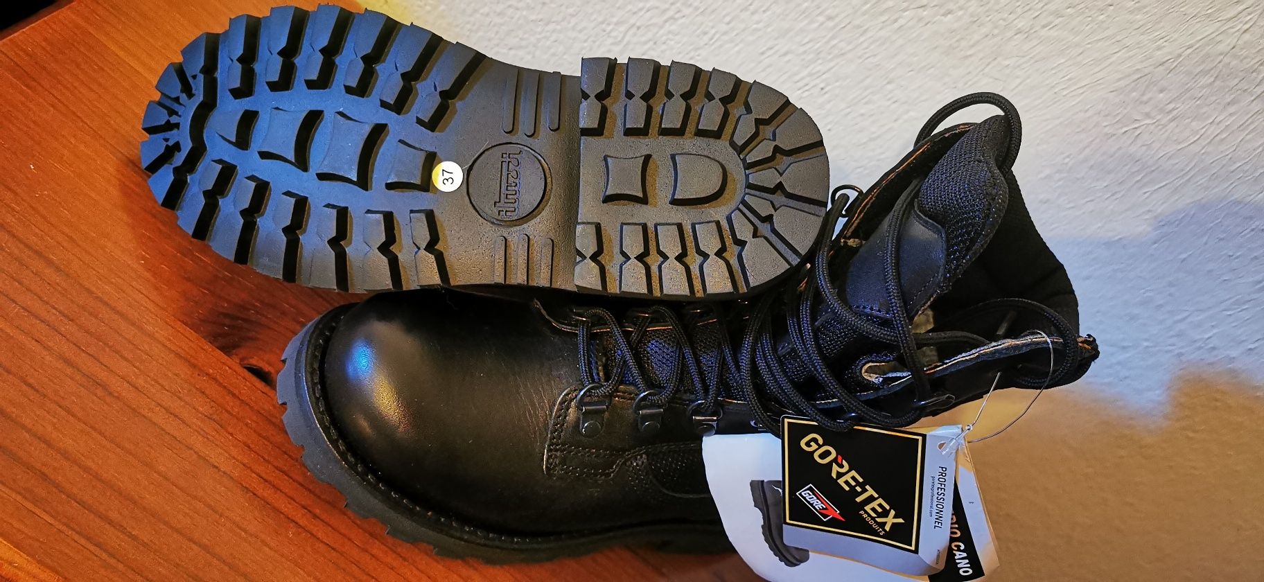 Botas táticas n°37 Gore-tex da Iturri