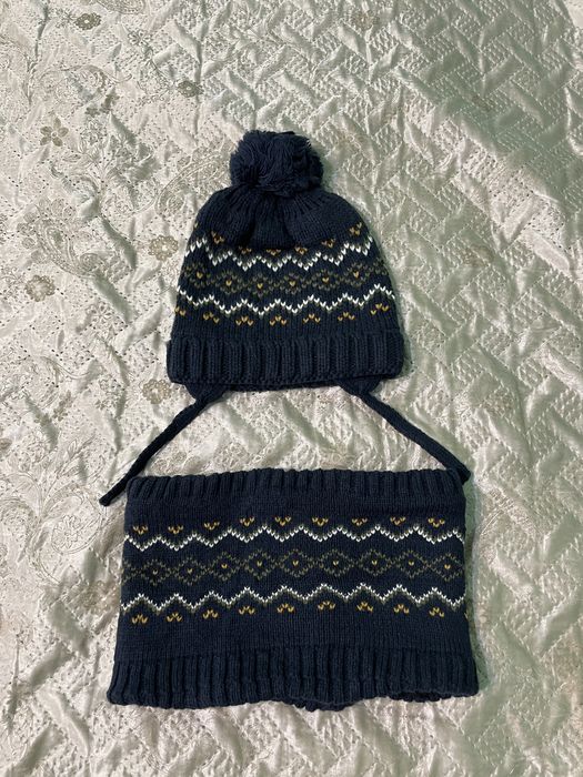 Набір шапка та баф (шарф)