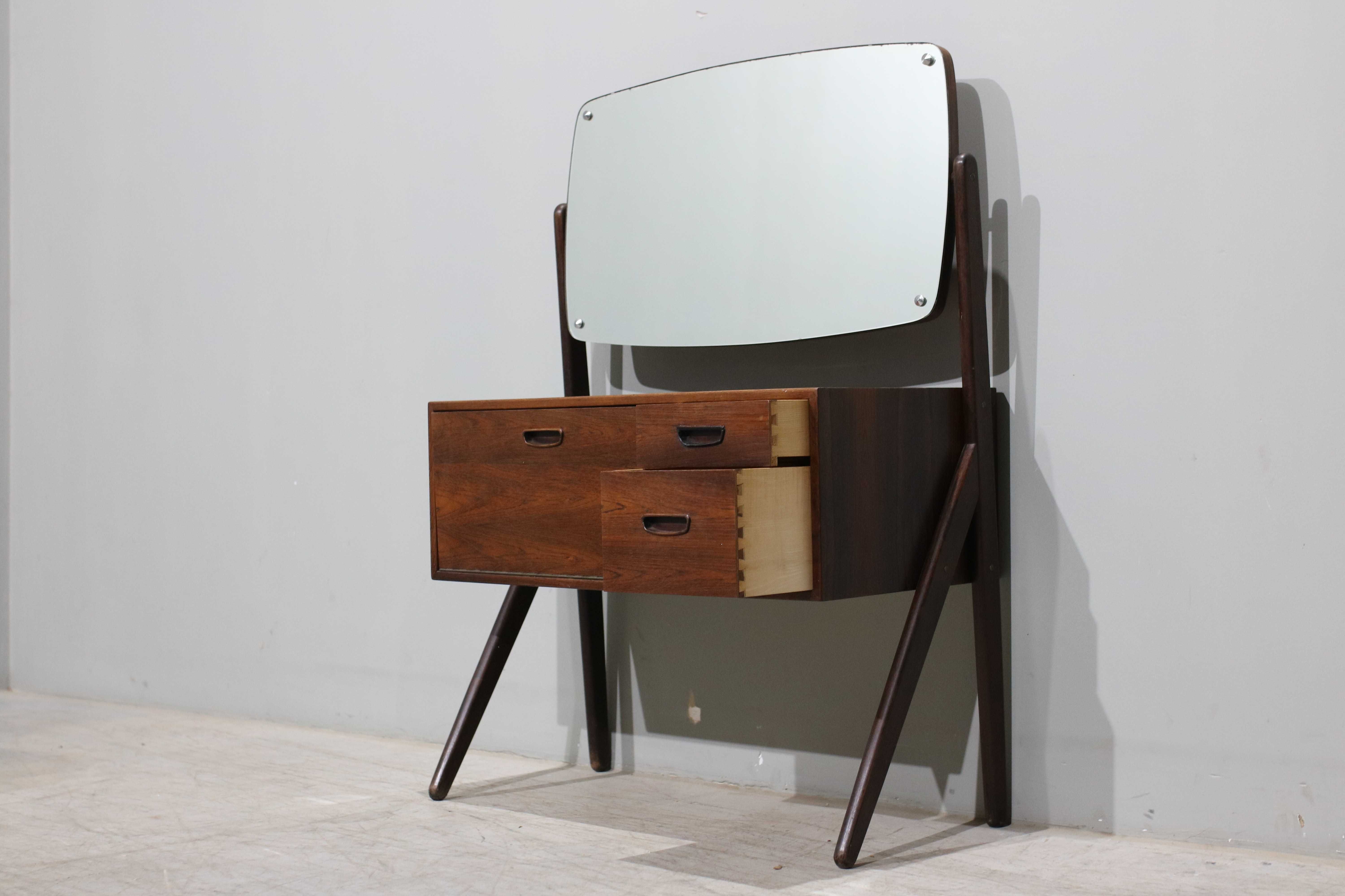 Toucador Orum Furniture em pau santo | Danish Design