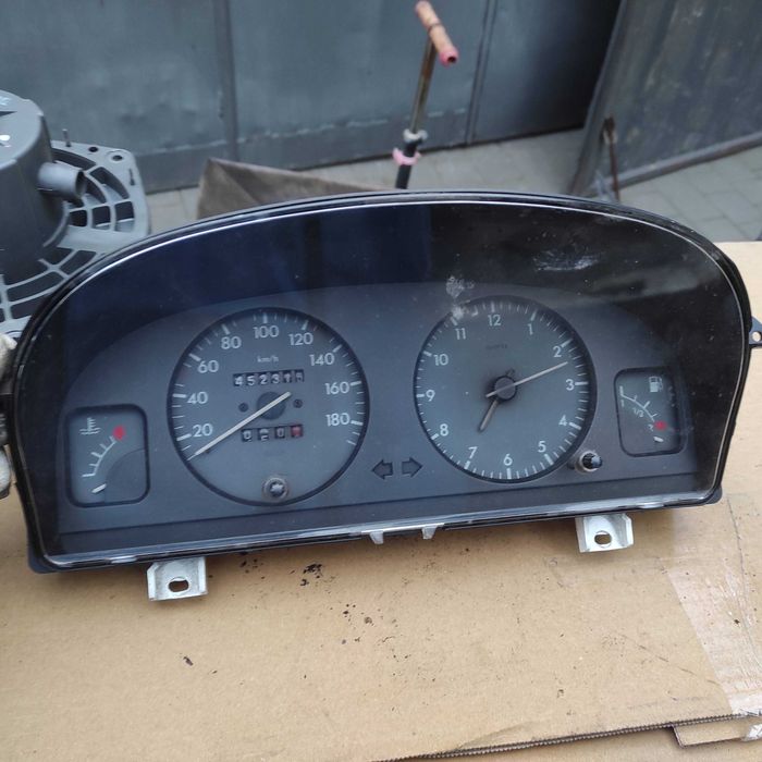 Licznik Zegary Citroen Berlingo I 1,9 D 96,301,666,80