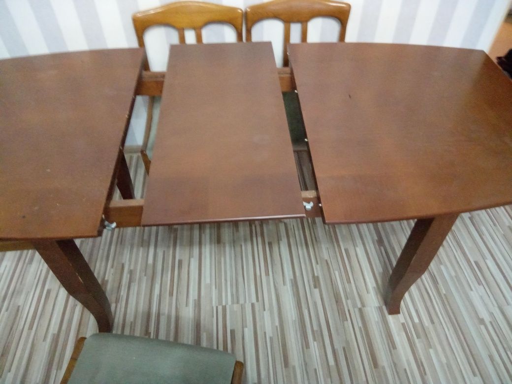 Stół plus krzesla