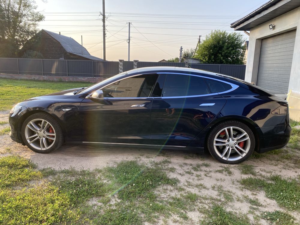 Tesla Model S 60 2013