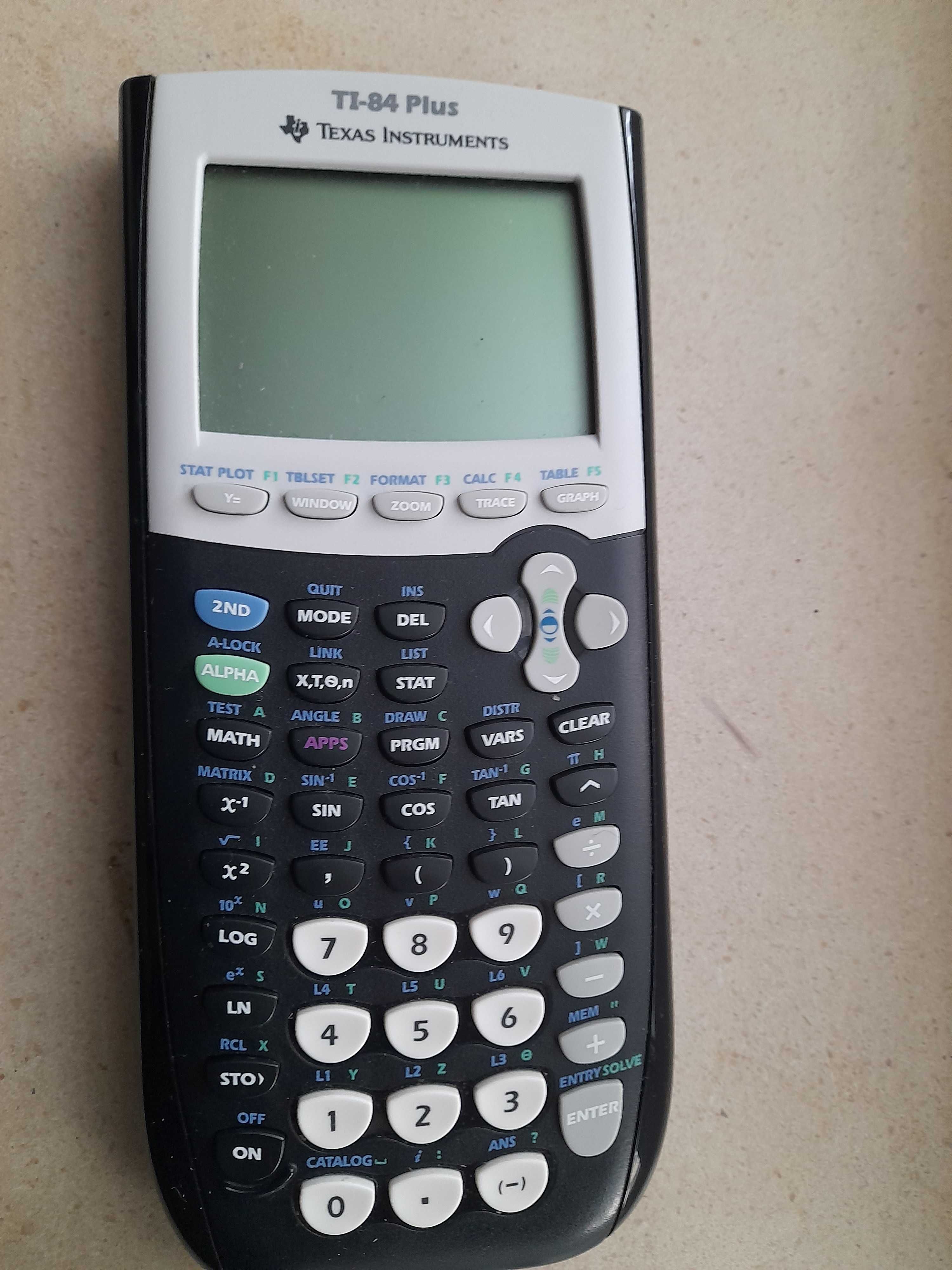 Excelente calculadora gráfica TI-84 Plus