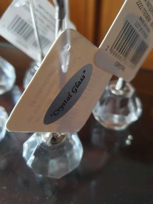 Oito (8) marcadores de lugar