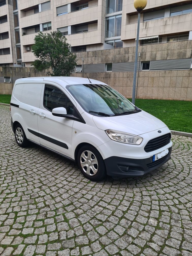 Ford transit courrier