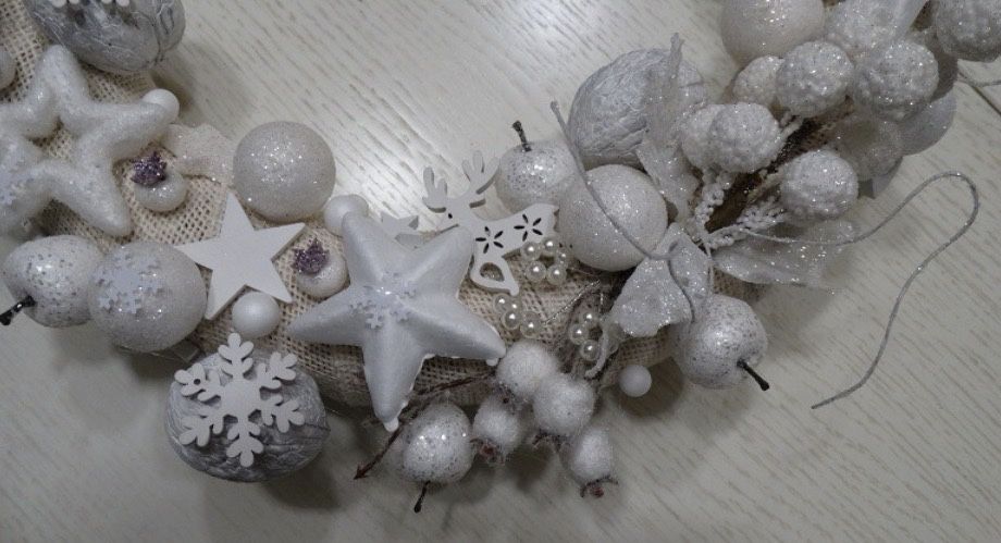 Duży biały wianek świąteczny zima Boże Narodzenie