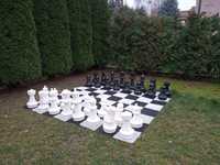 Duże szachy ogrodowe
