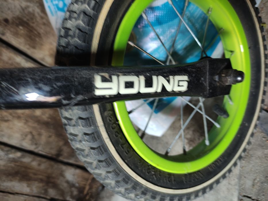 Rowerek biegowy Molly mally young