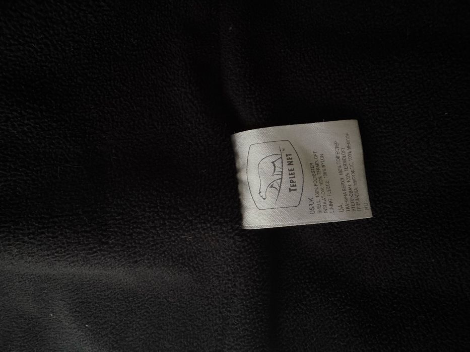 Зимова куртка на дівчинку