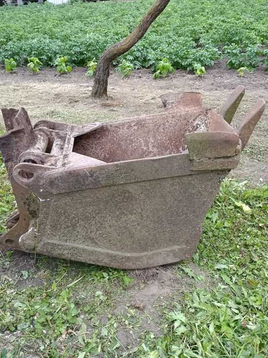 Продаєця два ковші до ескаваторів МТЗ ЮМЗ