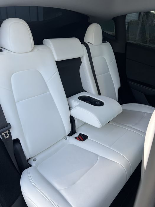 Tesla Model Y Long range Dual Motor 82.5 квт 2023 рік