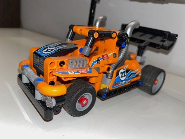 Lego 42104 Technic Ciężarówka Wyścigowa
