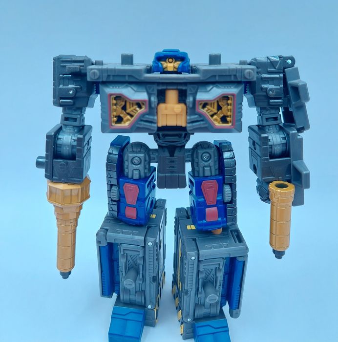 Transformers Earthrise Deluxe Class Overair