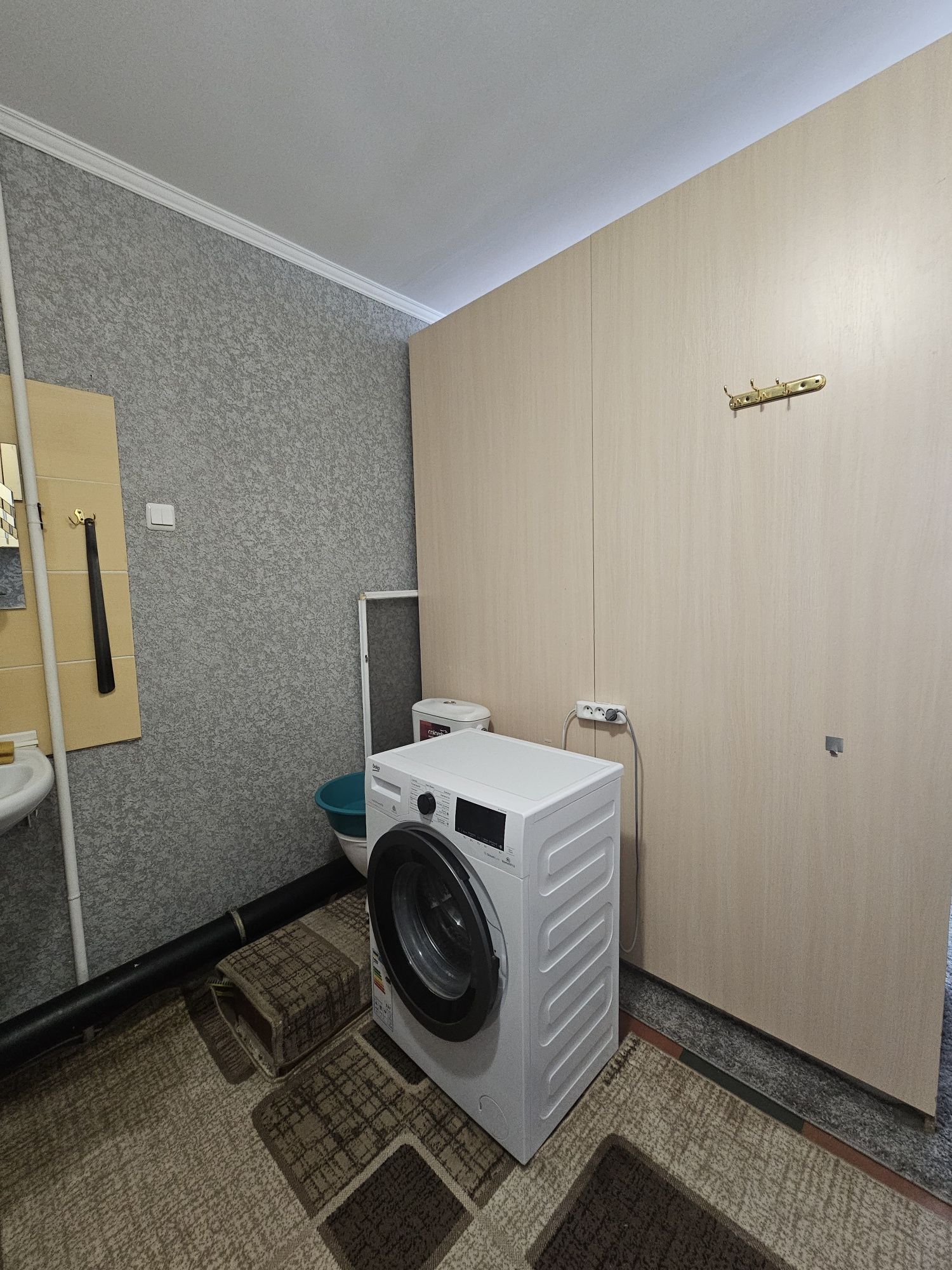 Здається кімната в гуртожитку Центр