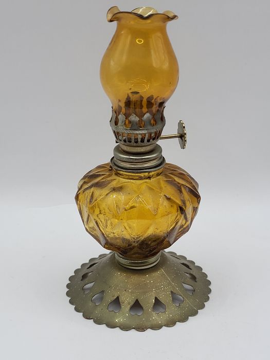 Miniaturowa lampa naftowa