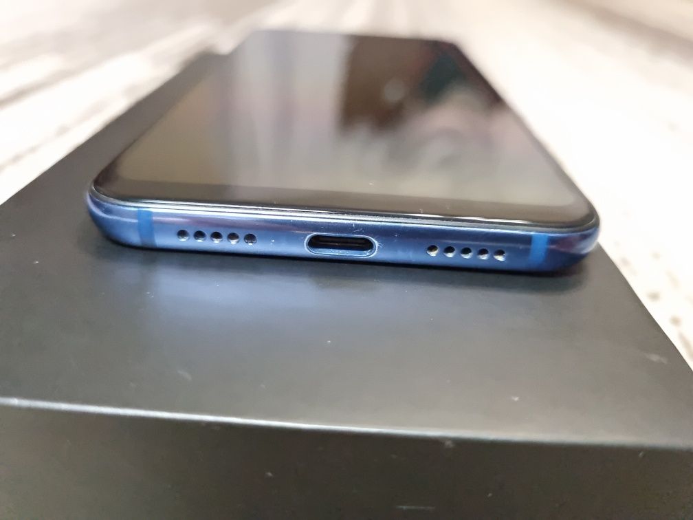Xiaomi Mi8 6/64 Niebieski