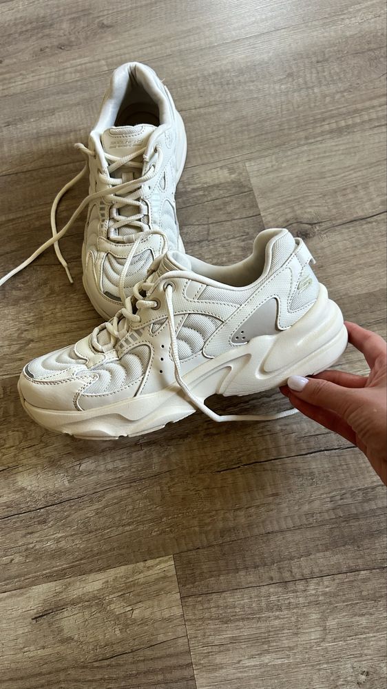 Продам кросівки Skechers