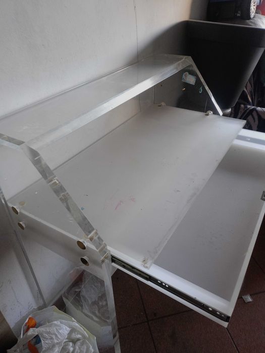 Biurko,toaletka z plexi