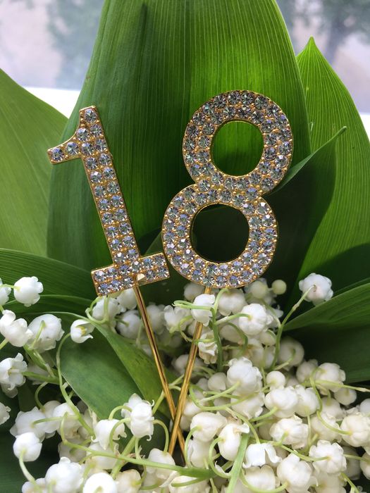 Цифры в стразах на торт 1 и 8