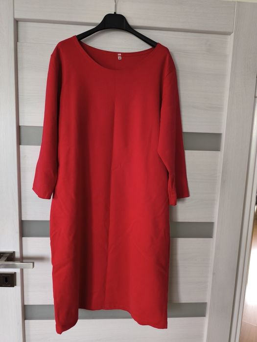 Czerwona elegancka sukienka