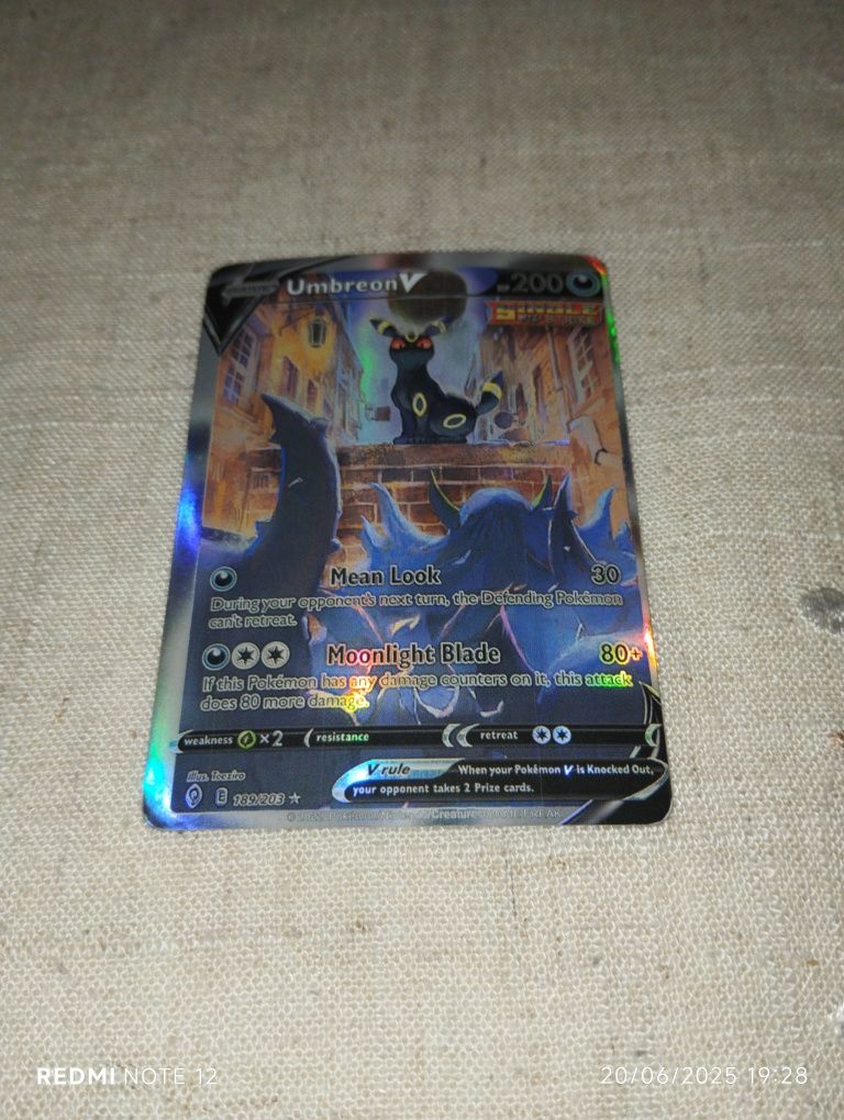 Carta Pokémon Umbreon V