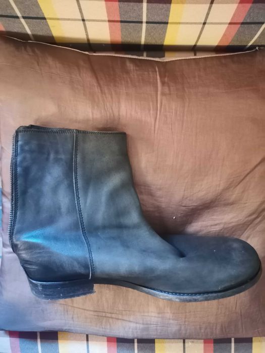 Botas Homem n° 43, marca H&M, cano pelo tornozelo, com fecho atrás