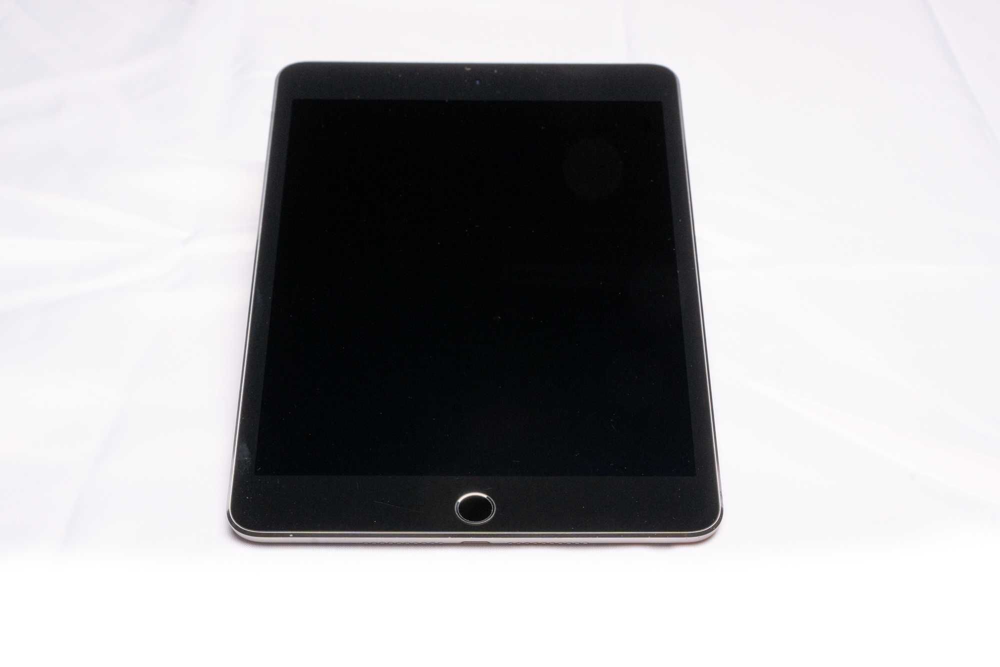 Apple iPad 4 mini - WiFi 128 gb with free case