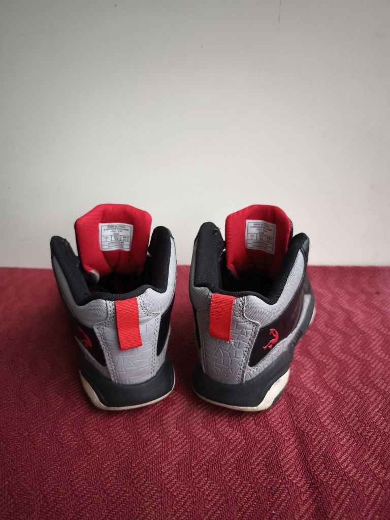 Sprzedam buty  chłopięce SHAQ