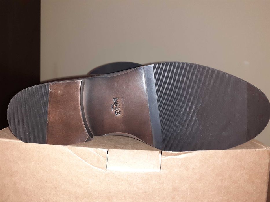 ЧЕРЕВИКИ шкіряні, демісезонні, р.42. Нові