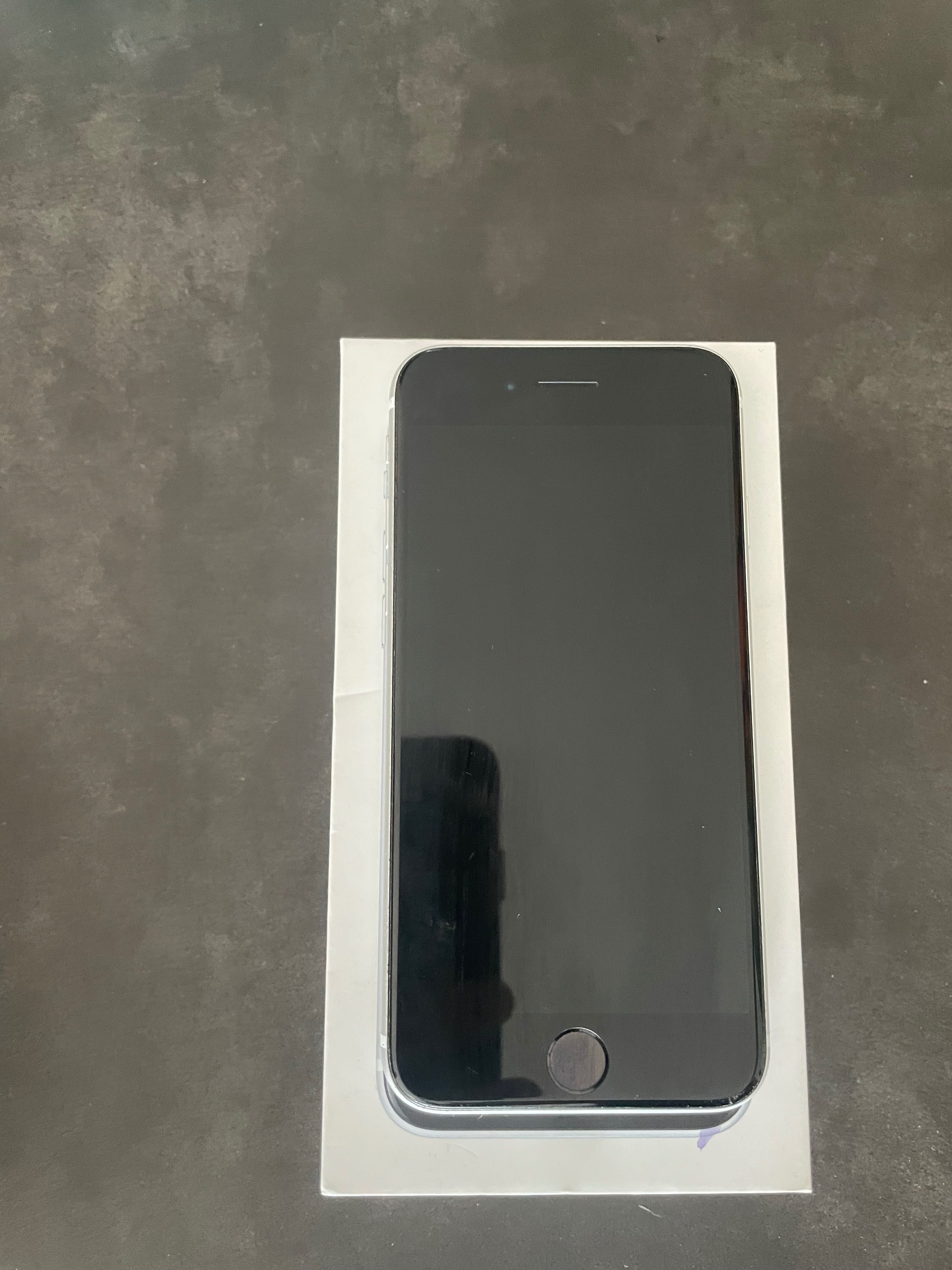 iPhone SE stan idealny, 64 GB