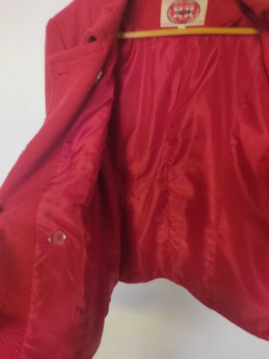 Sobretudo curto vermelho