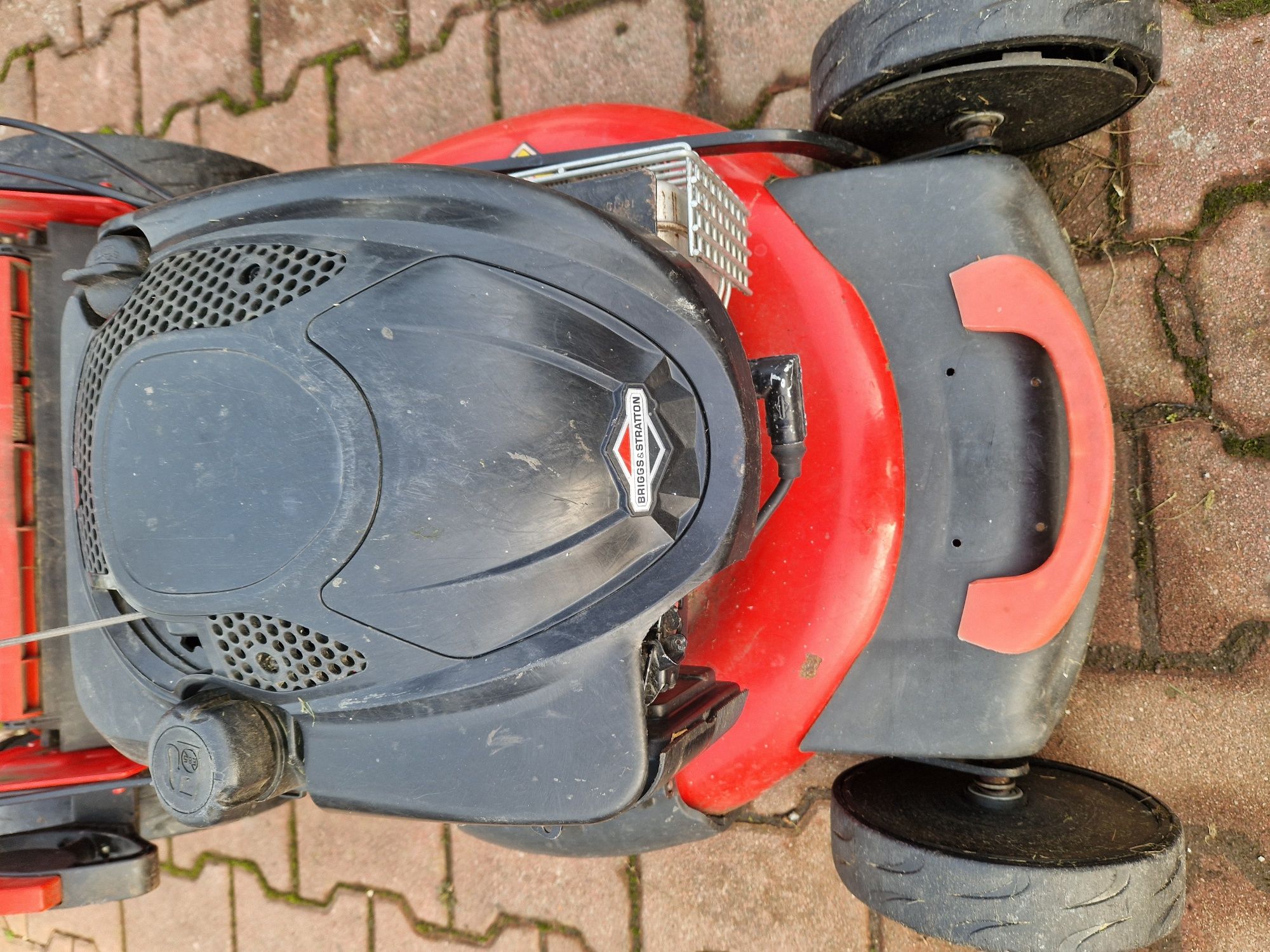 Kosiarka spalinowa hecht silnik briggs&stratton  675 5.5Km sprawna