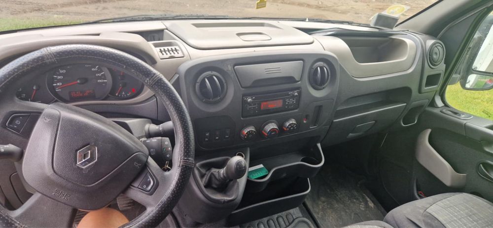 Renault Master z winda rok 2015 po kapitalnym remoncie silnika