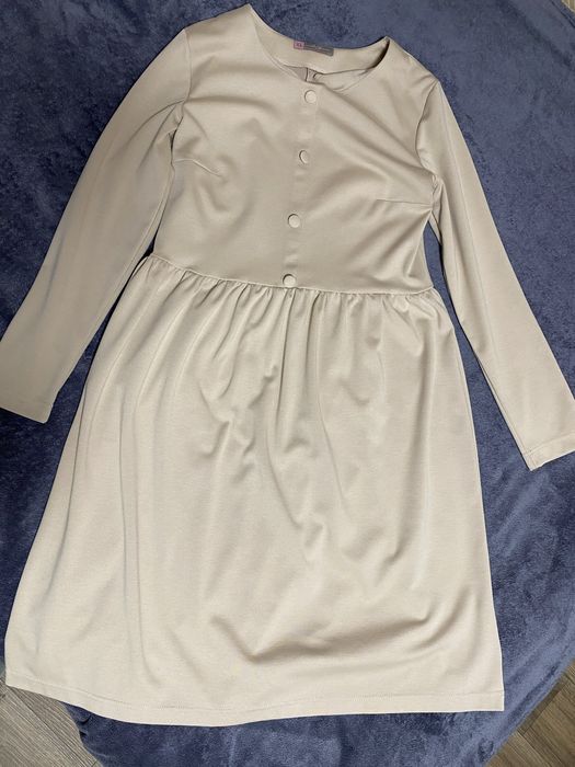 Вільна бежева сукня