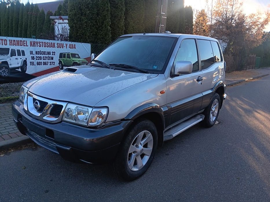 Nissan Terrano Nowe OPONY Nowy olej i filtr w silniku ZALEDWIE 100000 km. 4x4 PERFEKT